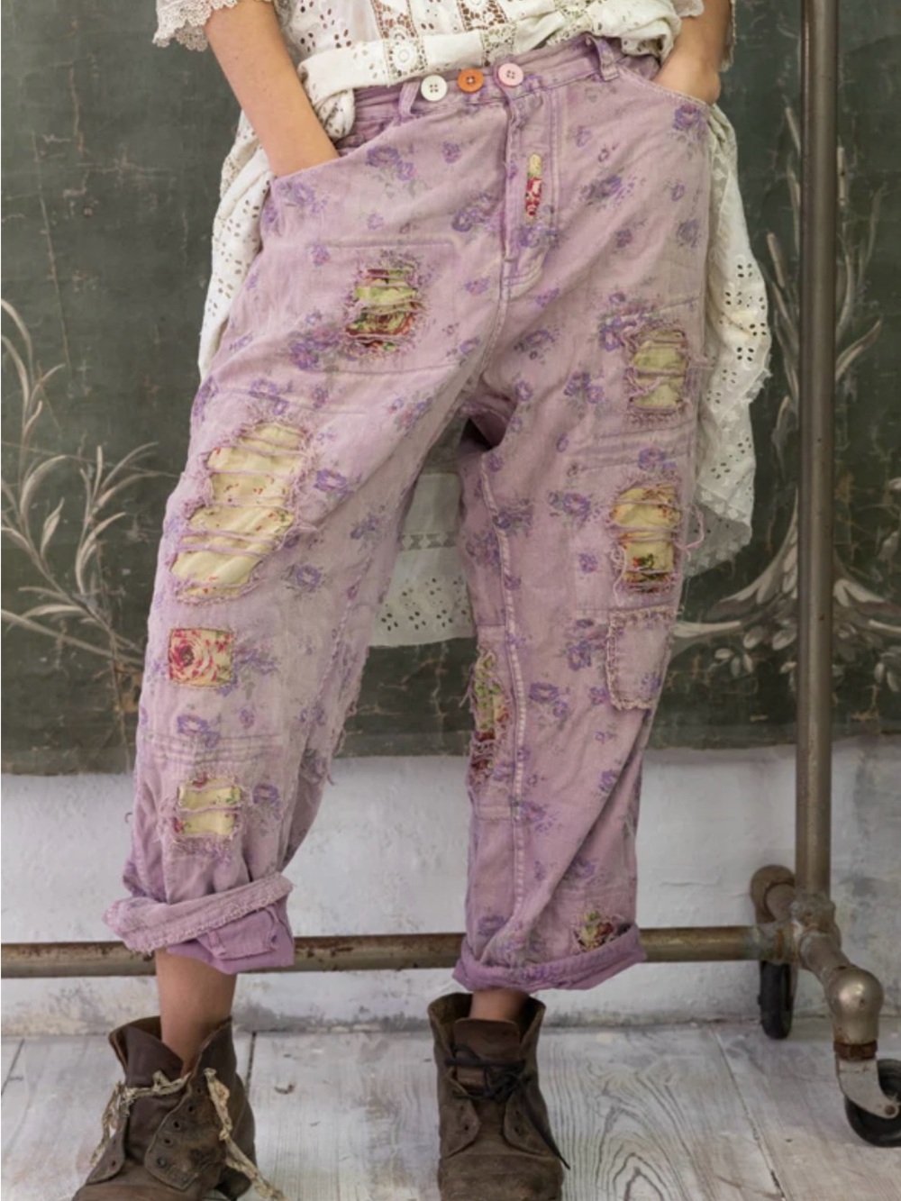 Magnolia Pearl Floral Miner Denim Pants 390
Maggie, One Size Fits Most